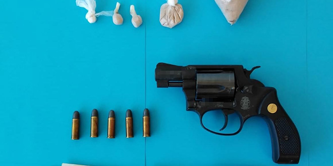'PAO' SOLINSKI DILER Policija u kući pronašla pištolj, kokain, heroin...