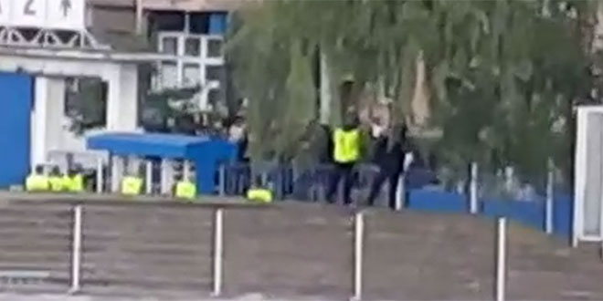 VIDEO: Sukob Torcide i policije ispred stadiona