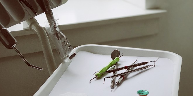 Kraj karijesa i plombi?