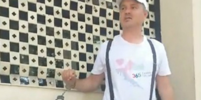 VIDEO Juričan se lisicama vezao za vrata ispred središnjice HDZ-a 