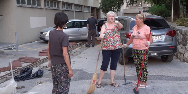 FOTOGALERIJA Kada građani uzmu 'metlu u svoje ruke' i obave posao za koji je zadužen Grad