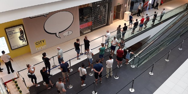 Mi Store danas otvara u Splitu, kupci već čekaju pred vratima