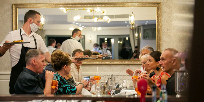 MALA MORA Novi restoran smješten je uz šetnicu koja spaja romantične lokacije iz ljubavne priče o Miljenku i Dobrili