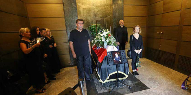 FOTOGALERIJA Posljednji ispraćaj Rajka Dujmića: 'Sada kad znaš da te vole, putuj! Žurilo ti se na ovaj put'