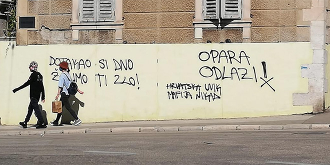 Grafiti kontra Andre Krstulovića Opare i u centru grada, ne samo na zgradi gradske uprave