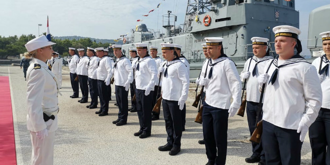 PRIJE 29 GODINA OSNOVANA JE HRVATSKA RATNA MORNARICA  Najslavniji dio povijesti ispisivali su u Domovinskom ratu