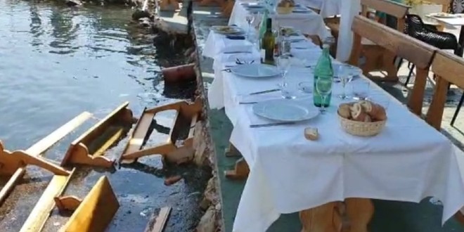 Smojina scena u malenoj Marini: Dožupan, načelnik i direktor sjeli na službeni ručak i upali u more!