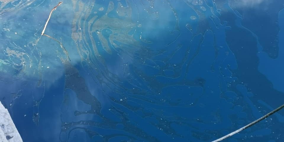 NOVA EKOLOŠKA KATASTROFA Naftna mrlja jutros se proteže cijelim zaljevom u Vranjicu