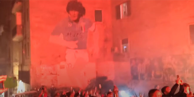 VIDEO: Napulj odaje počast Maradoni, a stadion će vjerojatno nositi njegovo ime