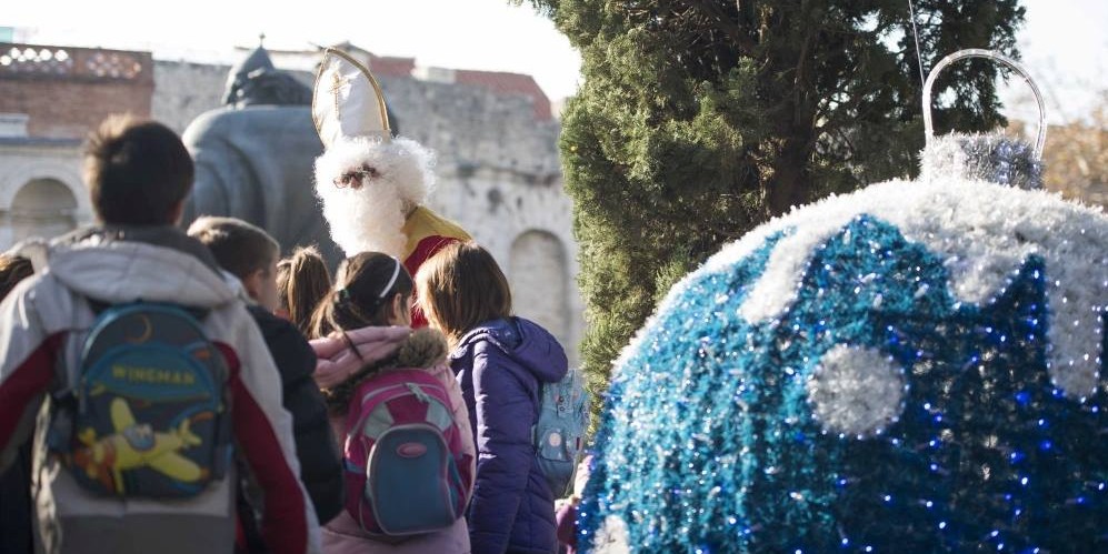 LJUBAV NAS SPAJA Pozovite svoje najmlađe da crtežima osvoje adventske slastice svetoga Nikole 