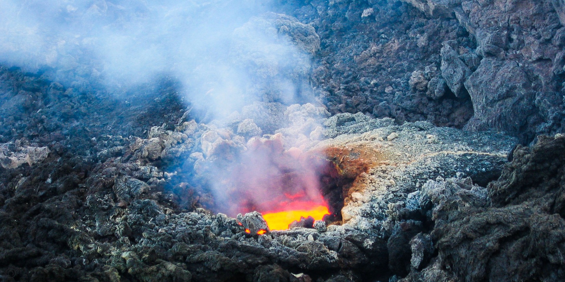 Island se priprema za erupciju vulkana nakon 20.000 podrhtavanja tla u posljednjih tjedan i pol