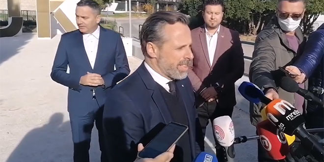 LUKŠA JAKOBUŠIĆ NAKON SASTANKA S HNS-om: 'Radovi oko novog travnjaka neće krenuti u siječnju jer nas u drugom mjesecu čeka rođendan i derbi s Dinamom'
