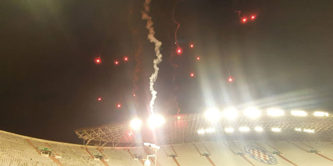 FOTO: Rakete nad Poljudom, izvan stadiona topovski udari