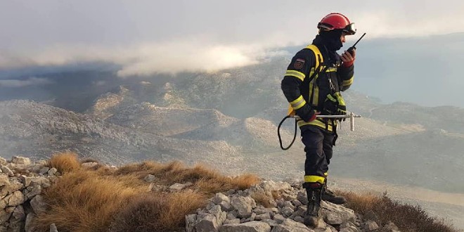 POŽAR U MARUŠIĆIMA Na terenu vatrogasci s omiškog područja