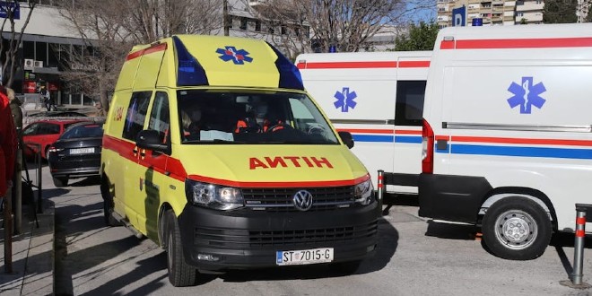 NESREĆA NA ČIOVU Prevrnulo se vozilo u Okrugu Gornjem, pet osoba ozlijeđeno