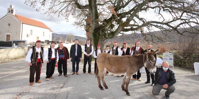 BUNARI RAJČICE Općina uređuje poučnu stazu i izletište