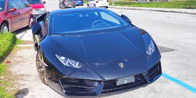 Foto I Video Lamborghini Plijenio Paznju U Stobrecu Dalmatinski Portal