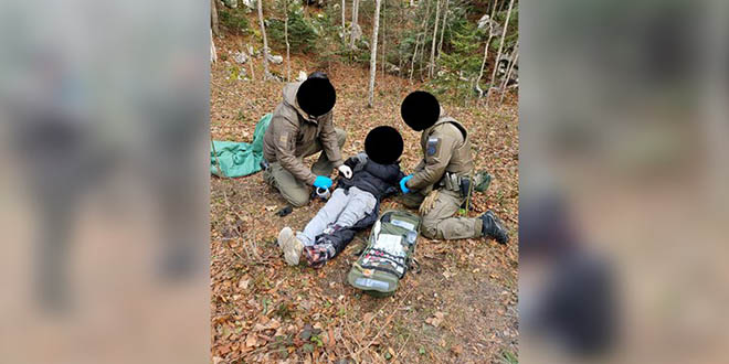 Migranta ubila mina kod Saborskog, policija potom satima izvlačila 10 osoba iz minskog polja