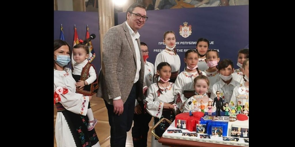 VIDEO: U Srbiji televizija prenosila kako djeca pjevaju Vučiću za rođendan