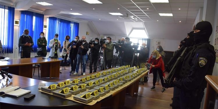 BANANE I DROGA IZ EKVADORA Policija uhitila i kontroverznog zagrebačkog poduzetnika 