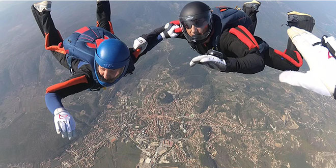 PRIJAVITE SE: Splitski padobranski klub organizira početni tečaj koji se sastoji i od pet skokova iz zrakoplova!