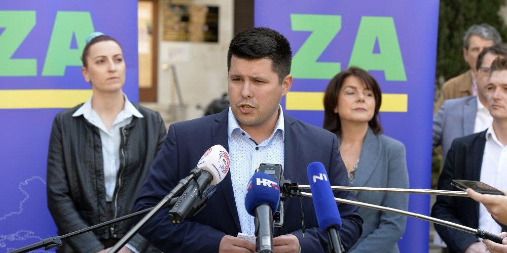 ŠOLTANI PODRŽALI KOALICIJU ZA 'U druženju s otočanima razgovaralo se o važnosti suradnje lokalnih i regionalnih jedinica samouprave te aktivne podrške županije prema općinama i gradovima'