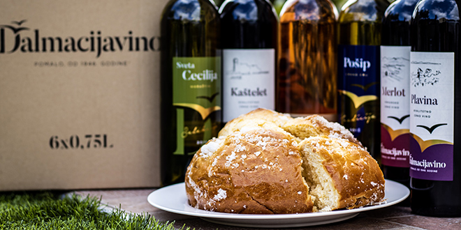 Pripremite na vrijeme tradicionalni uskršnji stol: uz dobra vina Dalmacijavina slasna sirnica gratis!