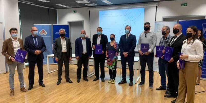 Ministar Aladrović u Šibeniku uručio ugovore vrijedne 12,5 milijuna kuna