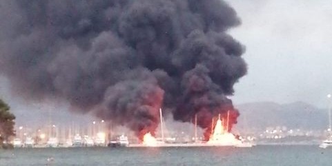 FOTO/VIDEO: KAPETAN BERKET 'Izgorjelo je pet jahti! Šteta je velika, ali nema ozlijeđenih'