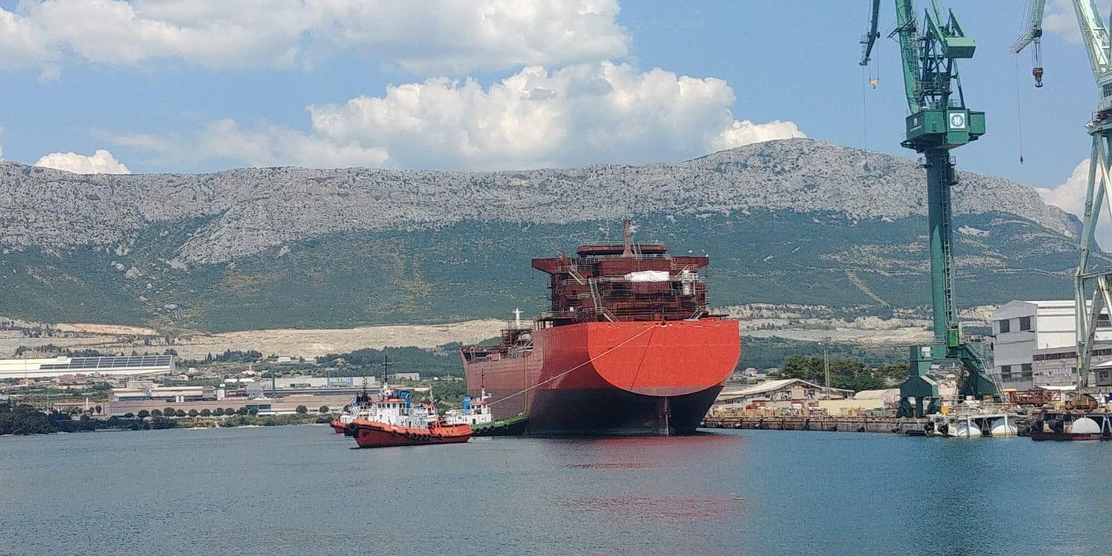 BRODOSPLIT Isplovio najveći na svijetu jedrenjak s križnim jedrima na svijetu 'Golden Horizon'