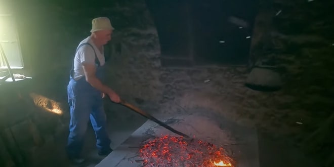NOVI JUKIN VIDEO Soparnik - poljički specijalitet ili još jedna verzija bureka