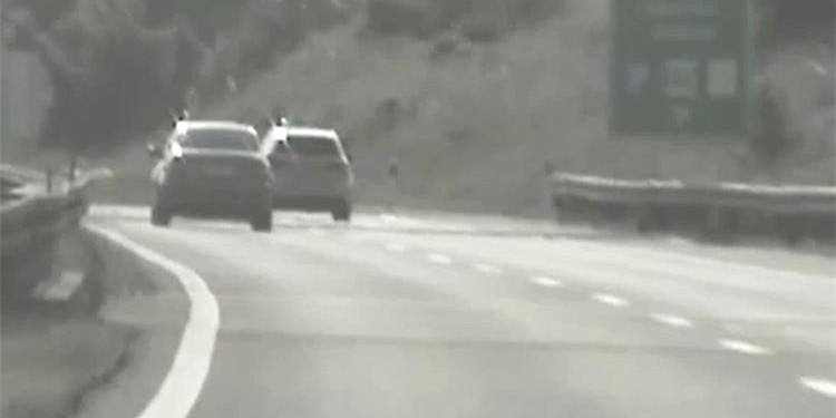 VIDEO: Maminim BMW-om na autocesti A1 vozio 254 km/h