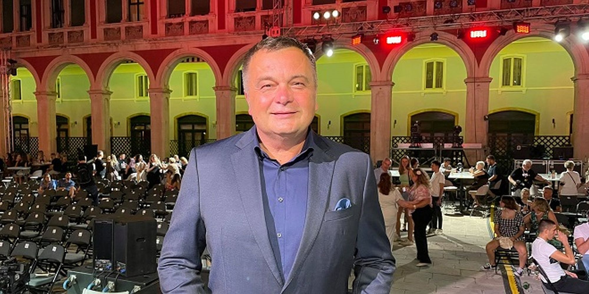 Duško Ćurlić s Oliverovom Vesnom: 'I prosinac kad se rodio i srpanj kad je otplovi mjeseci su kad se piva'