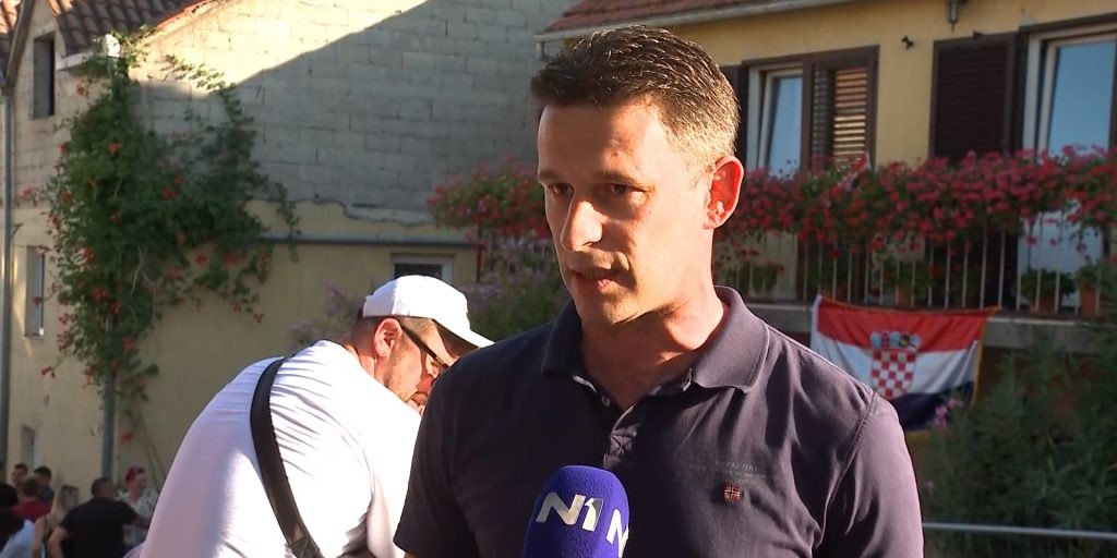 Petrov: Publika će pljeskati rodnoj jednakosti, a zapravo će samo jedan nestabilni muškarac premlatiti ženu kako bi osvojio zlatnu medalju