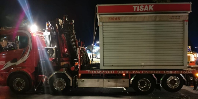 Prvi kiosk uklonjen s Istočne obale!