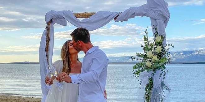 BAJKOVITO Zvijezde iz 'Braka na prvu' vjenčale se na plaži u Ninu