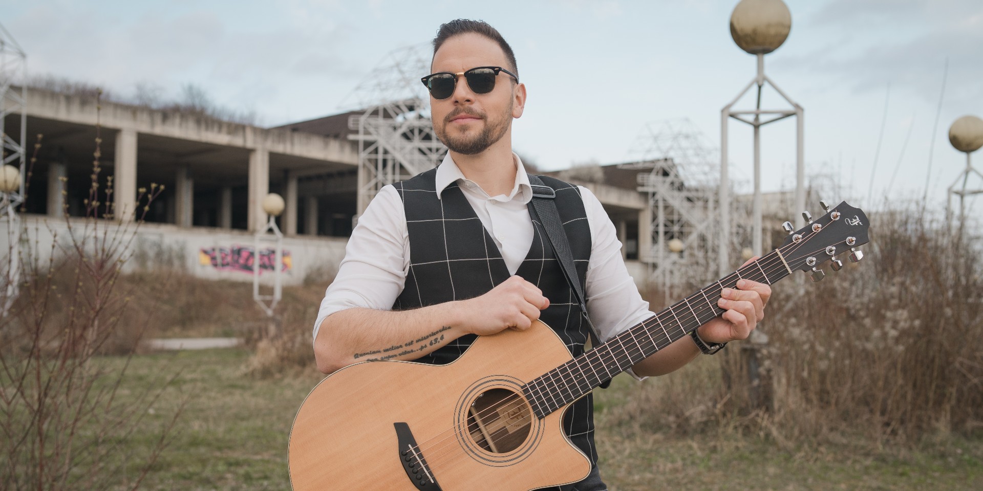 VIDEO Glazbenik Ivo Jurić svira kao 'one-man-band' i osvaja publiku