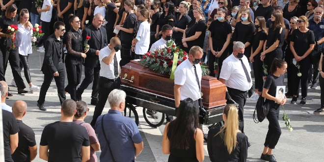 TUGA NA LOVRINCU Splićani na posljednje počivalište ispratili Žanu Lelas