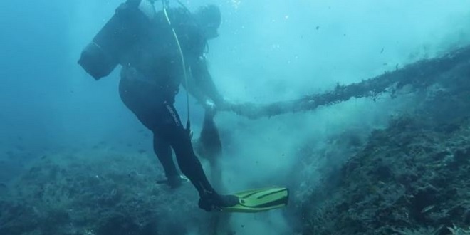 LASTOVO Tona starih ribarskih mreža izvađena iz podmorja