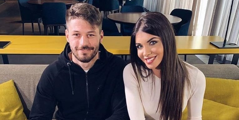 NAKON TRI GODINE ZARUKA Vjenčali se Iva Šarić i Bruno Petković
