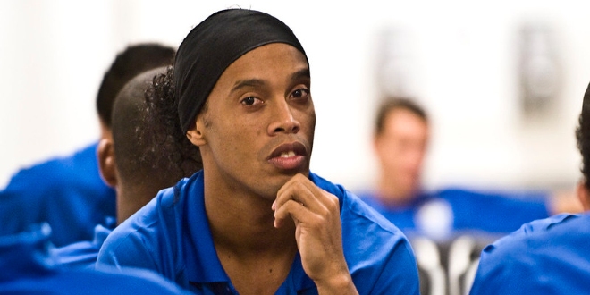 VIDEO Ronaldinho sišao na teren, Messijeva reakcija postala hit