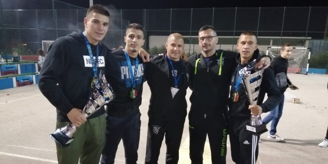 VIDEO Bakljada za šampione iz Pit bulla