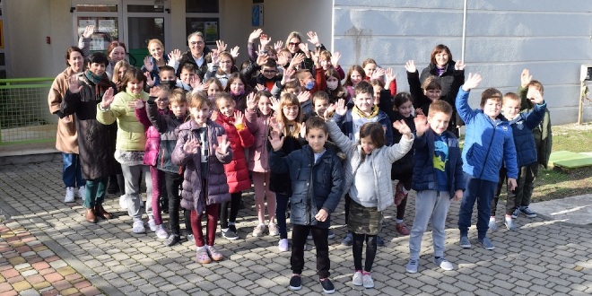 Vrijedna donacija klima Područnoj školi Lozovac