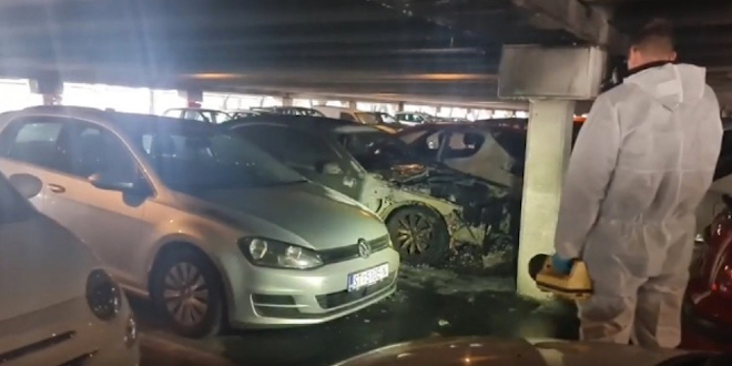 FOTO/VIDEO Policija obavlja očevid na Pujankama, BMW je totalno uništen