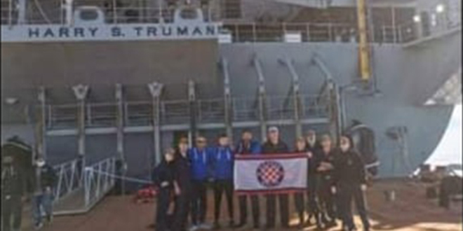 Hajdukova zastava i na američkom nosaču aviona