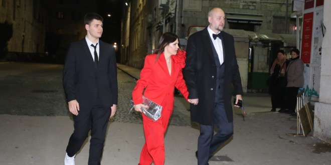 UŽIVO: CRKVA SV. DOMINIKA Sve je spremno za vjenčanje godine, čekaju se Hana i Petar