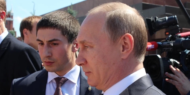 BIVŠI AGENT KGB-a: Putin si priprema teren za propast