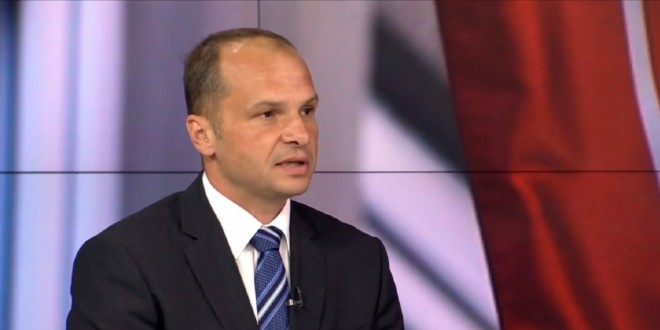 Hajdaš Dončić: Umjesto o nikad većim poskupljenjima, razgovaramo o pi*darijama