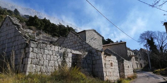 STARO SELO JESENICE Razvijaju ruralni turizam s bazenima i restoranima, a nemaju vodu