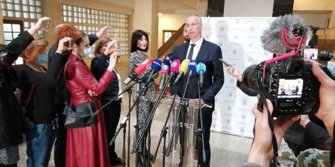 PULJAK I IVOŠEVIĆ DALI OSTAVKE 'Želimo da građani potvrde naš smjer budućnosti i reda'